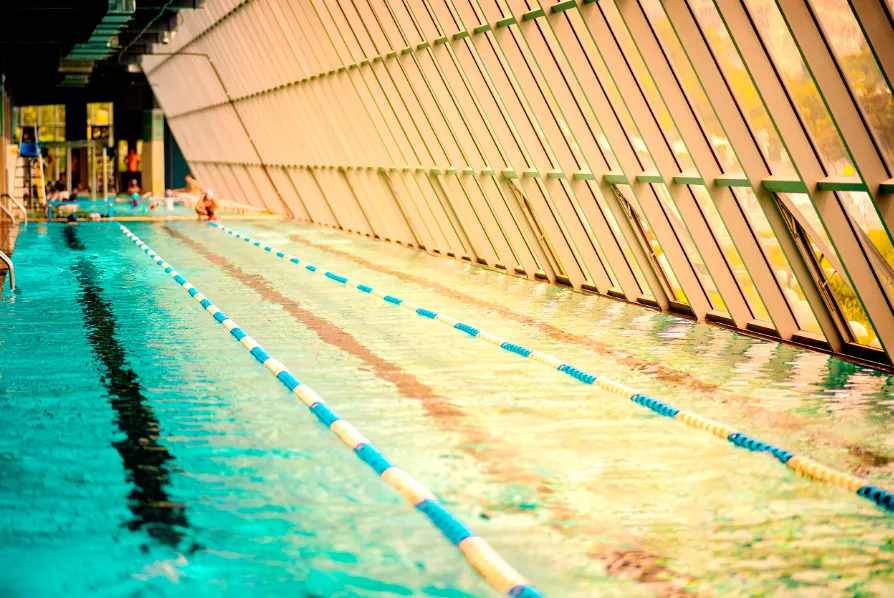 八道江成人混凝土钢结构游泳池项目